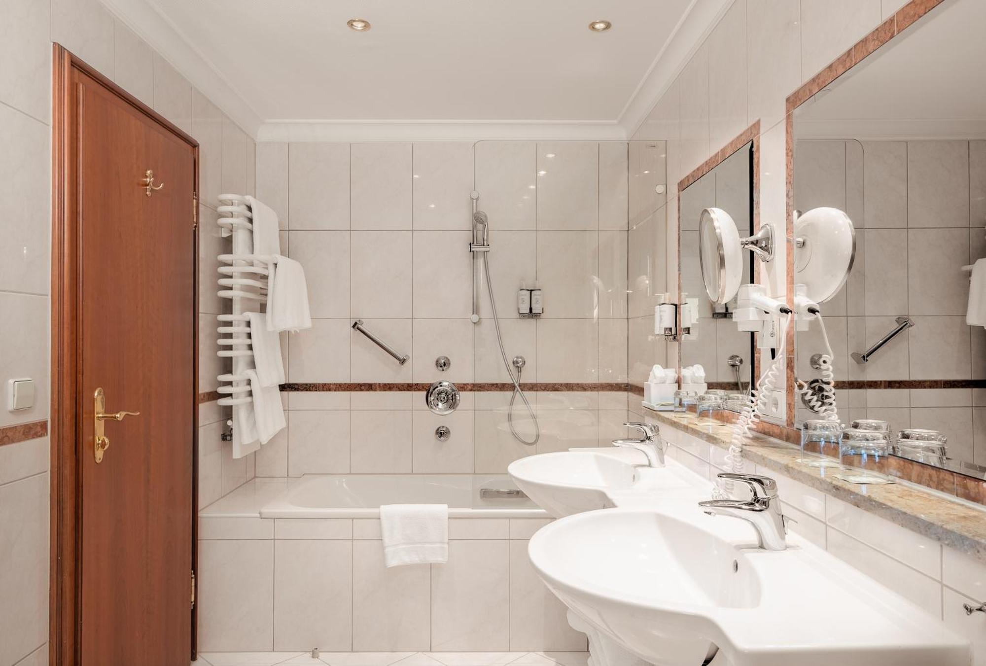 Adler Haeusern Gourmet & Spa Hotel Pokoj fotografie